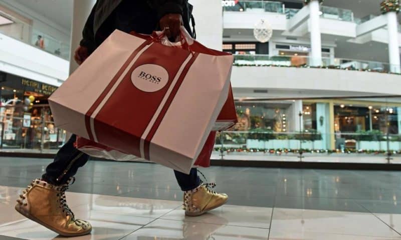 US Consumer Spending Rises Solid 0.4 Percent in November