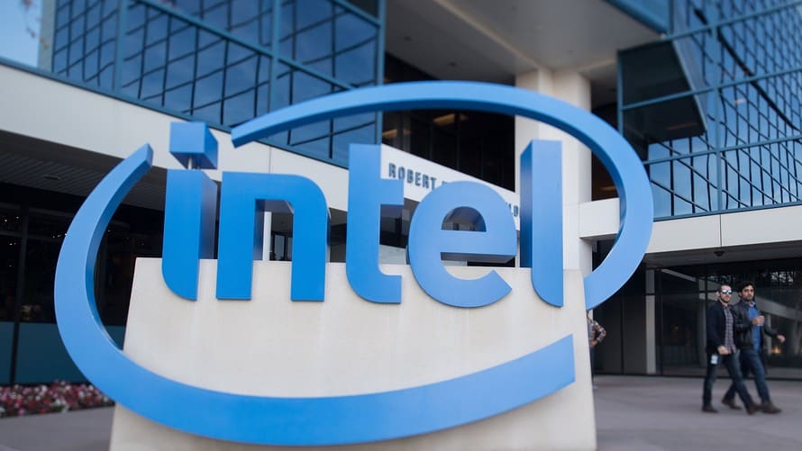 Intel stock drops after earnings show weak outlook, revenue miss