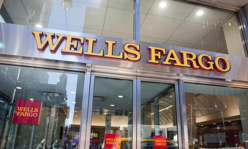 Some Wells Fargo ATMs, online banking down after data-center problem