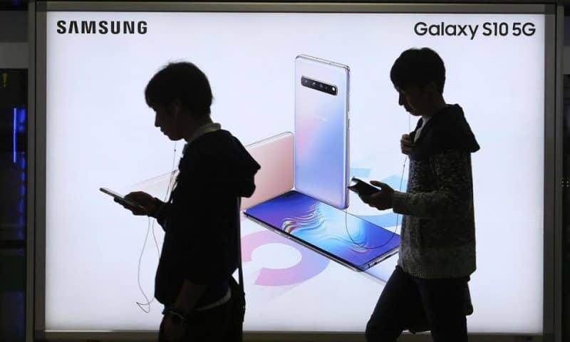 Samsung’s 1Q Profit Slides on Falling Chip Prices