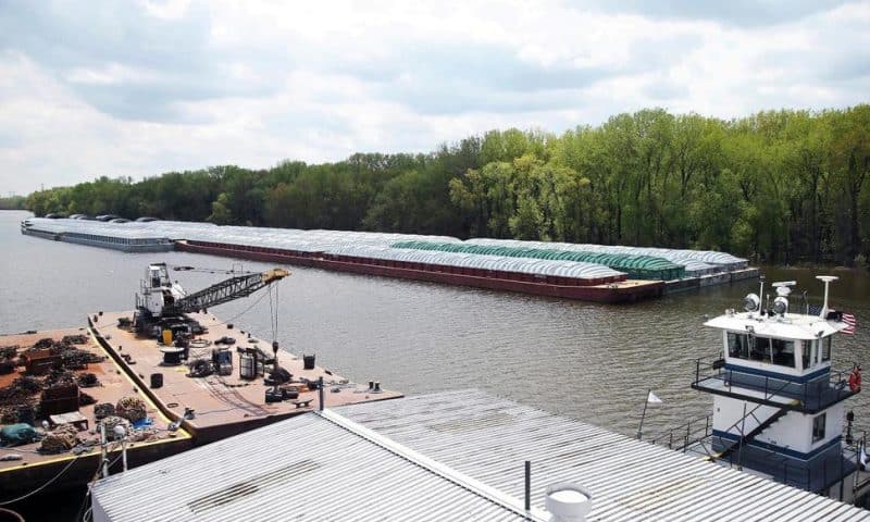 Flooding Disrupts Farm Shipments on the Mississippi River