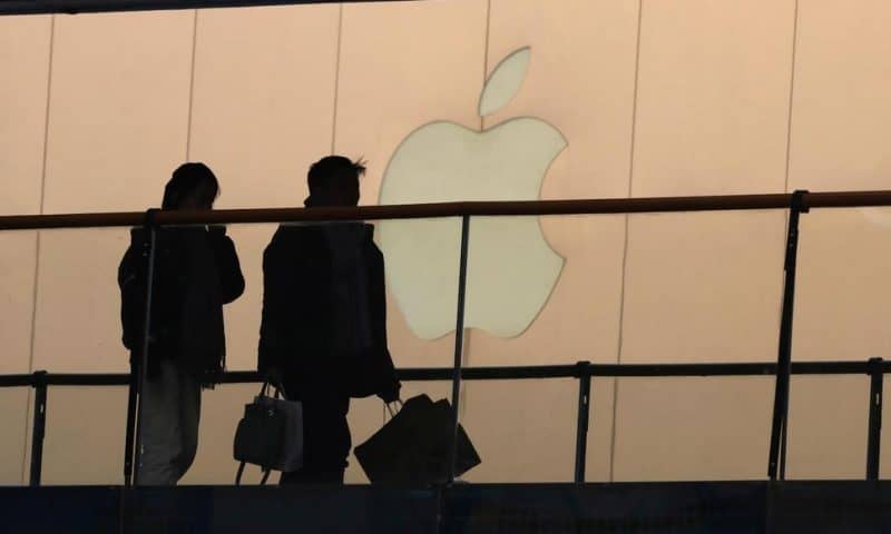 Apple’s Fiscal 2Q Revenue, Profit Sag Amid IPhone Slump