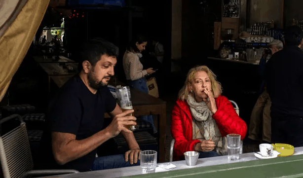 Nine years on, Greek MPs agree to abide by own anti-smoking law