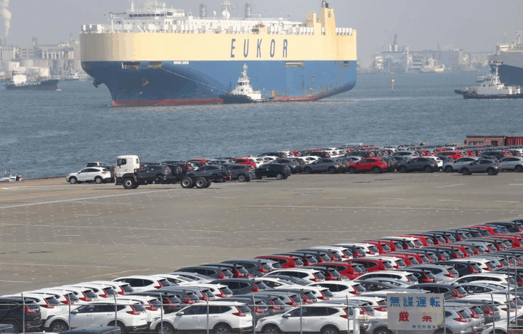 Japan’s Exports Fell in July for 8th Straight Month