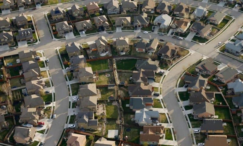 US Long-Term Mortgage Rates Fall; 30-Year Loan at 3.64%