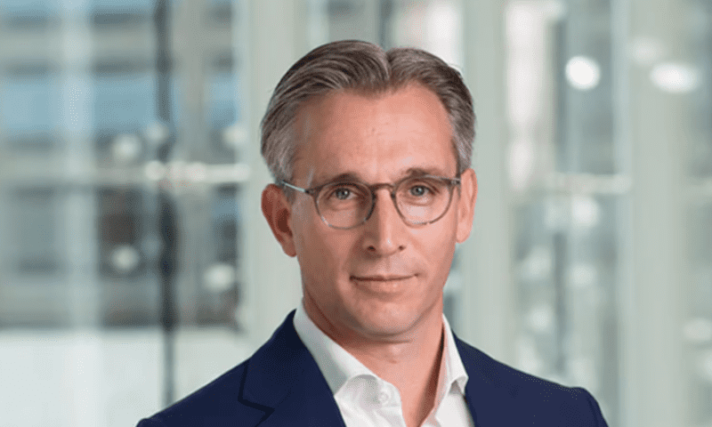 Philips CEO van Houten hands reins to head of beleaguered connected care business