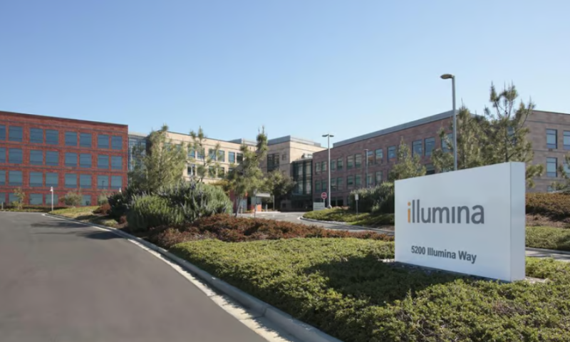 Illumina shareholders vote in one Carl Icahn nominee over current chairman, reject executive pay proposal