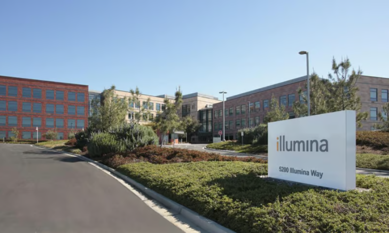 Illumina CEO Francis deSouza resigns following proxy battle with Carl Icahn