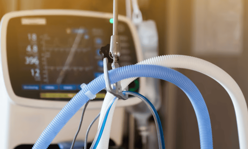 Tweaking one setting on mechanical ventilators may help protect patients from lung injury