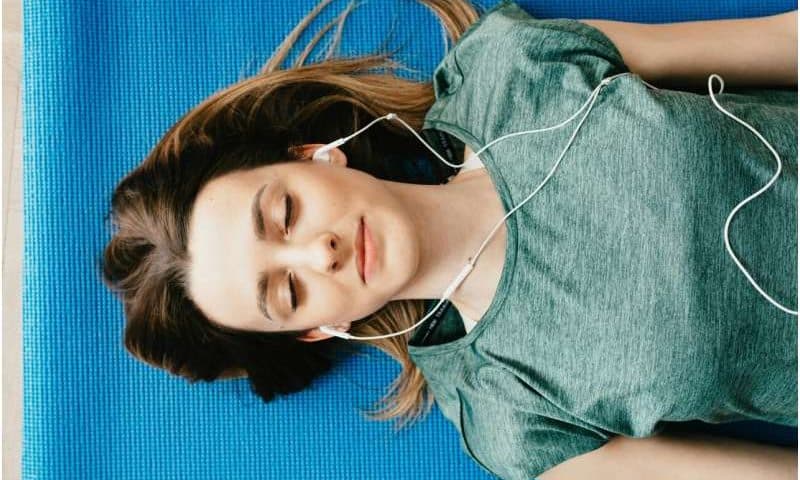 Meditation changes brain activity quickly with a noticeable peak at 7 minutes, research reveals