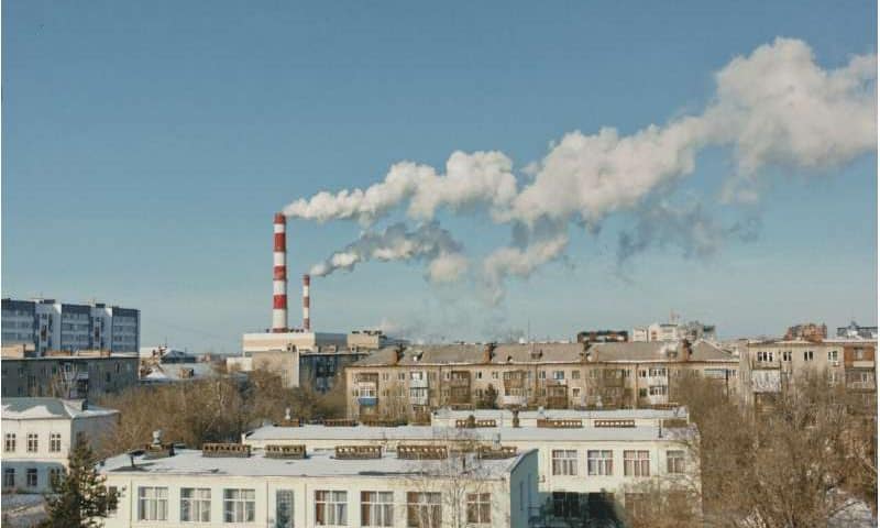 Short exposures to common air pollutants have distinct impacts on lung function and brain activity, study shows